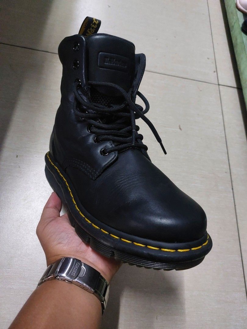 Dr. Martens Lexington in Black Soft Wear Comfort Unisex Footwear Lace Up Boots 25.5 cm Men s Fashion Footwear Boots on Carousell
