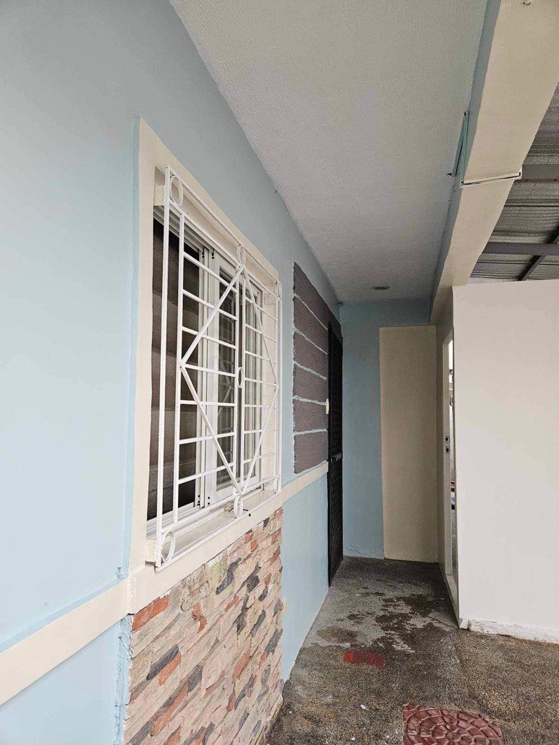 Duplex at Puting Kahoy, Silang, Cavitr (Category: Townhouse) located in Quezon City. Submitted by imee2112 (Listing ID 1328514732, Image 3). Description: Furnished 2 storey duplex with garage and dirty kitchen; 3 bedrooms with 2 T&B; with internet. All rooms with aircon and LED fixtures..
