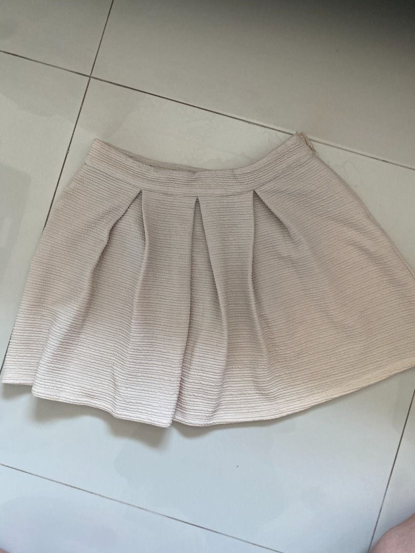 Forever 21 white pleated skirt