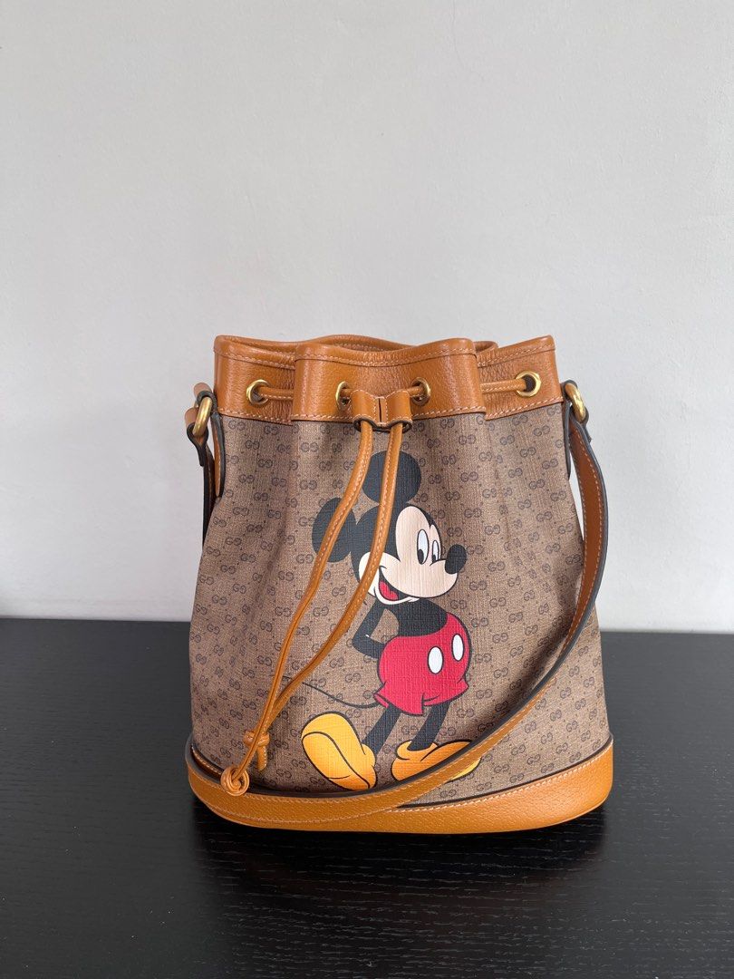 Gucci x Disney Bucket Bag GG Supreme Mickey Mouse
