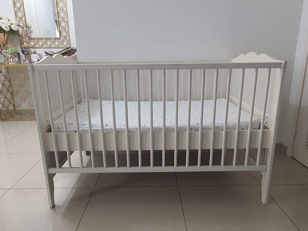 Hensvik cot sale