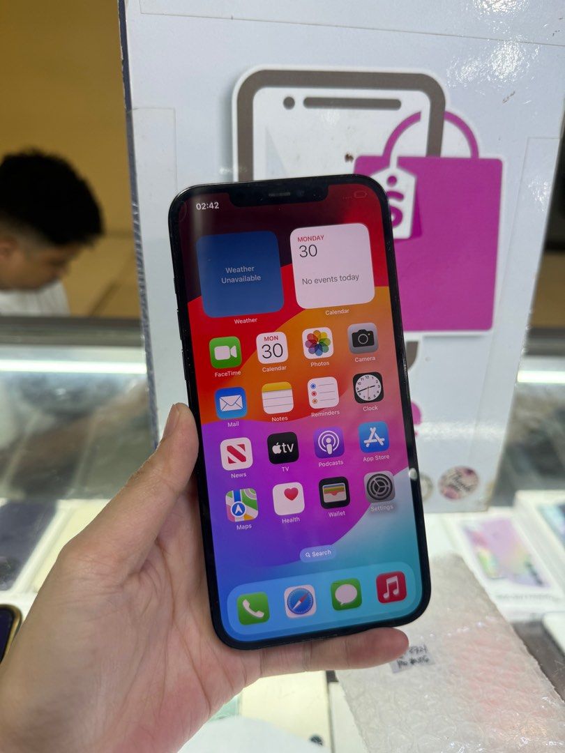 iphone 12 pro max 256gb dual sim 2ndhand (Category: iPhone 12 Series) located in Cainta. Submitted by vine_gadget_shop (Listing ID 1328430908, Image 1). Description: iphone 12 pro max 256gb dual sim 2ndhand hk variant with box and cord replaced pick up store greenhills shopping center we accept trade in we accepy credit card and ggives installment we do cod and door to door we ship nationwide for fast transaction call 09277368323 look for vine vi