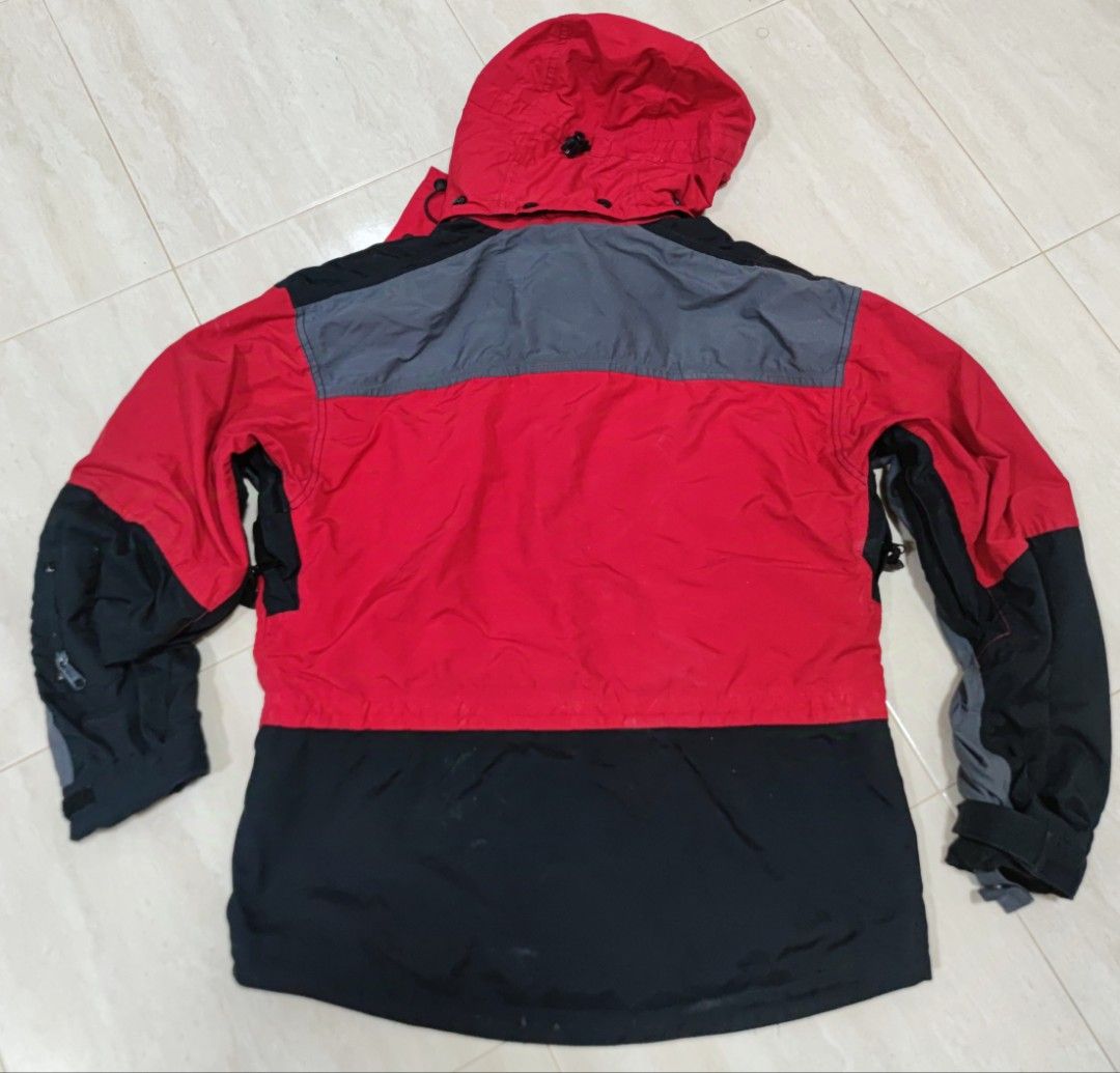 Jacket Solstice (Category: Coats, Jackets and Outerwear) located in Kota Bharu. Submitted by mutiaralink (Listing ID 1328514262, Image 2). Description: jacket sesuai badan XL kondisi mmg terbaikk RM70 siap pos fast deal 0199830449.