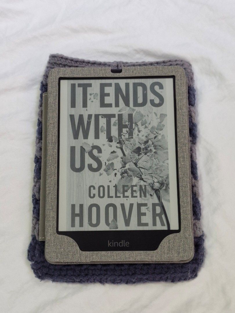 Kindle Sleeve (thick yarn) (Category: E-Readers) located in Paranaque City. Submitted by mi_artesano_mnl (Listing ID 1328437162, Image 3). Description: Handmade Crochet Kindle Sleeve using 8ply yarn. Protect your Kindle in style with this beautiful, handmade crochet sleeve. Features: Soft, durable yarn for maximum protection Unique, eye-catching designs Lightweight and portable. Ideal for book lovers on the go! price starts at 350 for 6.2x4.3" sl