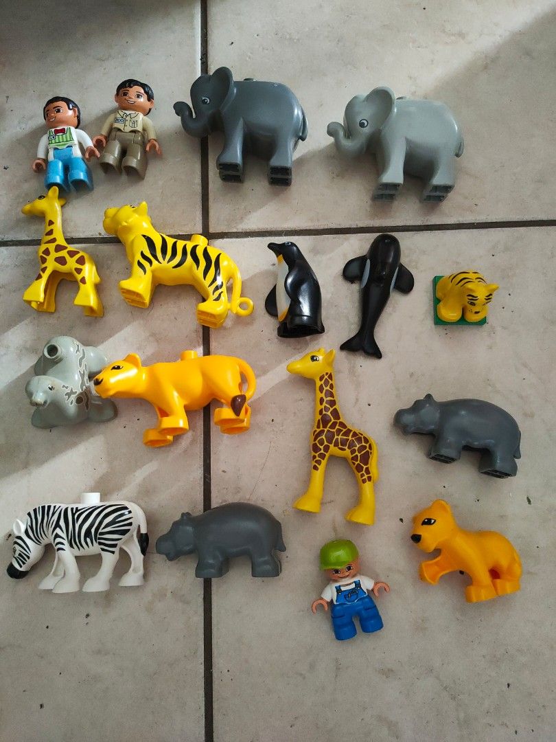 Duplo figures and animals online