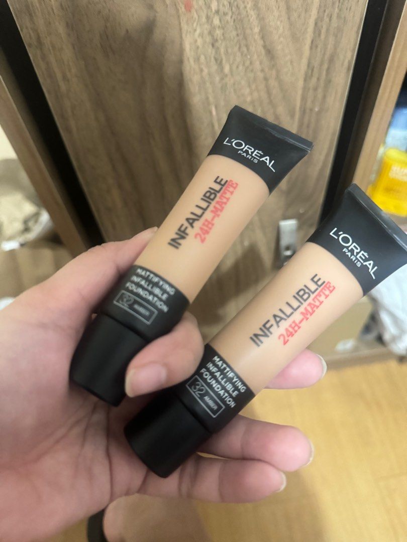 Loreal Infallible 24H Foundation in Amber (32) (Category: Makeup) located in Mandaluyong City. Submitted by ccshoppes (Listing ID 1328557935, Image 3). Description: 1000 for both Shade is Amber #32 RFS: Too dark for my skin.
