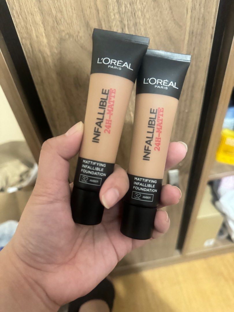 Loreal Infallible 24H Foundation in Amber (32) (Category: Makeup) located in Mandaluyong City. Submitted by ccshoppes (Listing ID 1328557935, Image 1). Description: 1000 for both Shade is Amber #32 RFS: Too dark for my skin.