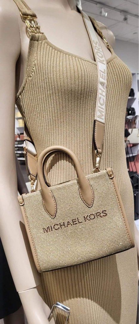 Mirella Shopper Bag (Category: Luxury Bags & Wallets) located in Manila. Submitted by lovieauthenticmerchandise (Listing ID 1328569683, Image 1). Description: .