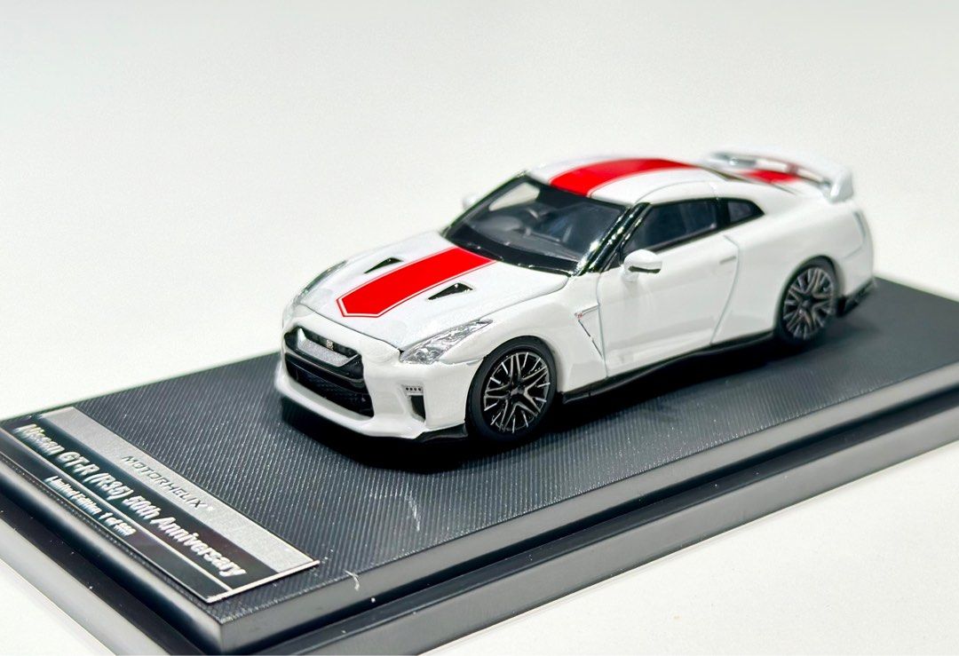 Motorhelix 1/64 Nissan Skyline R35 GTR 50th Anniversary