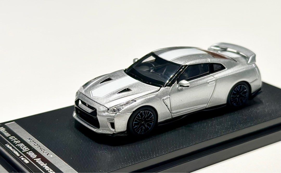 Motorhelix 1/64 Nissan Skyline R35 GTR 50th Anniversary