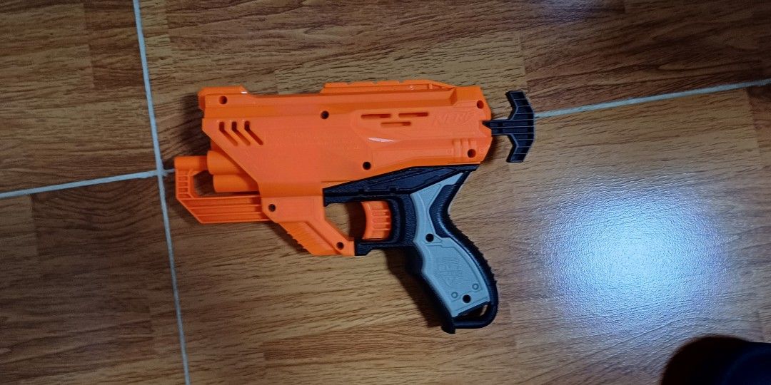 Nerf Gun （分類：動作及對戰玩具）位於 Hong Kong。 由 dick1357 提交（商品編號 1328536821，圖片 2）。簡介： 。