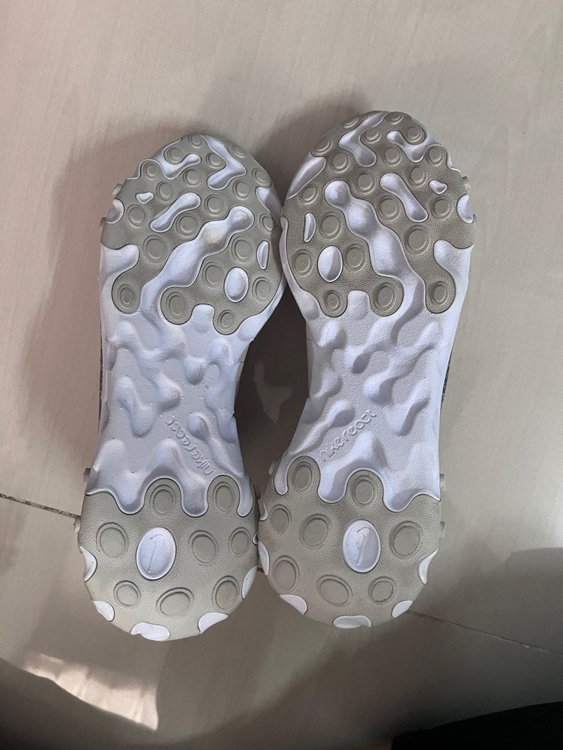 Nike react (Category: Sneakers) located in Kuala Lumpur. Submitted by thebulus (Listing ID 1328463783, Image 2). Description: No defect & washed.