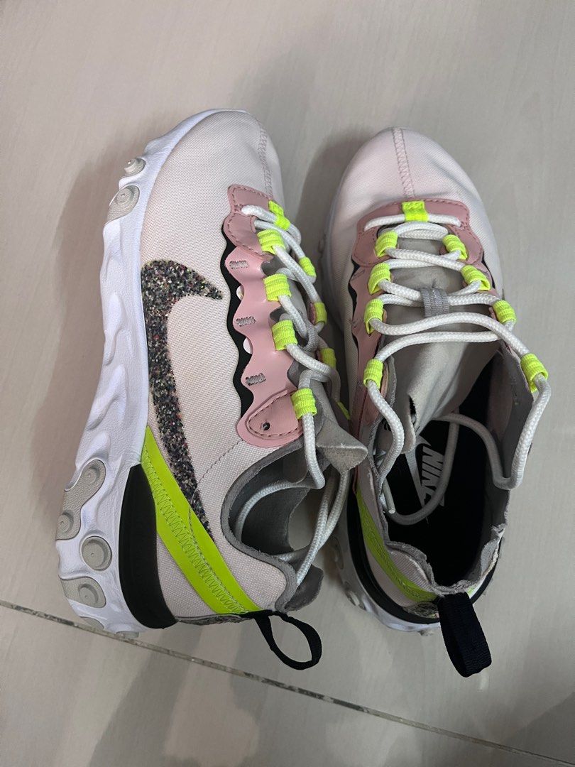 Nike react (Category: Sneakers) located in Kuala Lumpur. Submitted by thebulus (Listing ID 1328463783, Image 1). Description: No defect & washed.