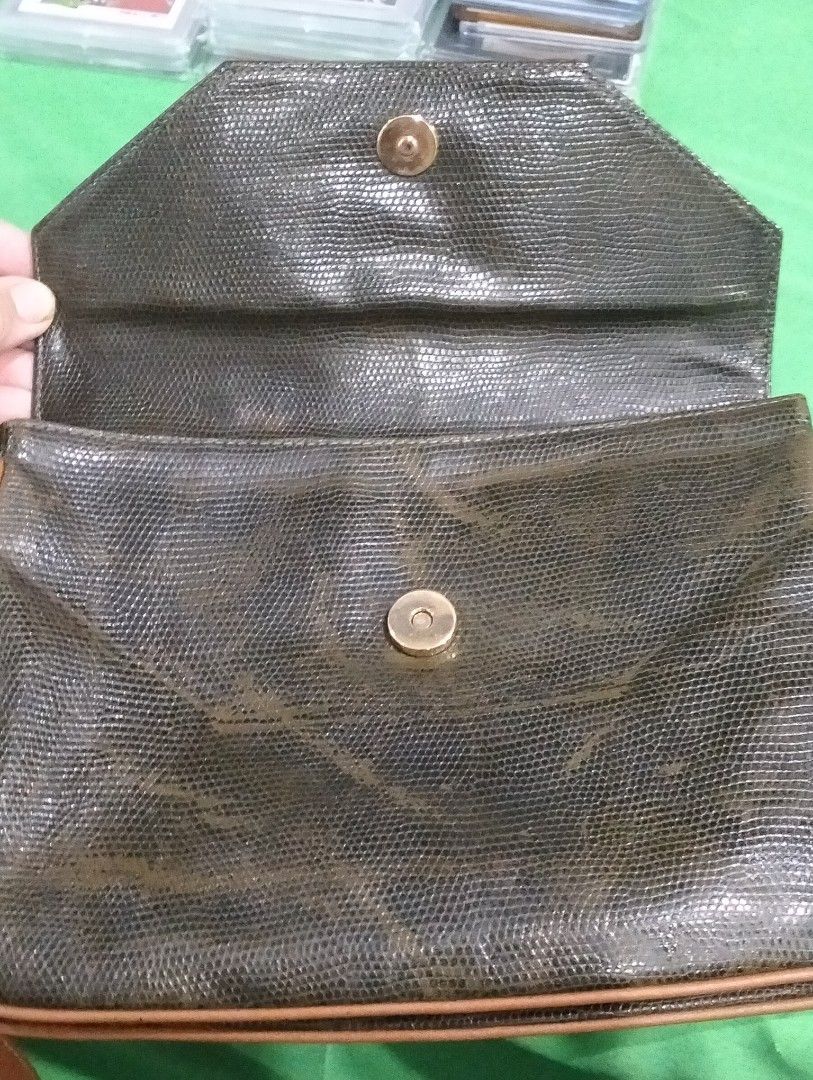 Nina Ricci Paris Shoulder bag (Category: Luxury Bags & Wallets) located in Davao. Submitted by soleace (Listing ID 1328555839, Image 3). Description: Leather all over Snake skin design MOP: Gcash/Maya.