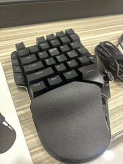 (Category: ) located in . Submitted by woonkai_ (Listing ID 1328567217, Image 1). Description: .