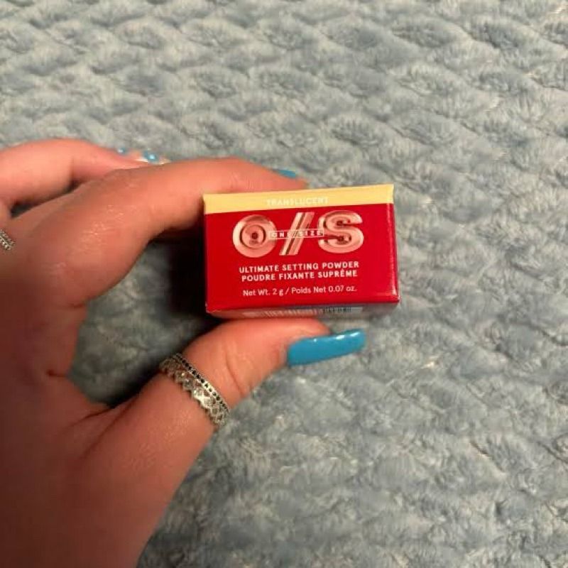 ONE SIZE ULTIMATE SETTING POWDER IN TRIAL SIZE (Category: Makeup) located in Manila. Submitted by juanashopbies_ph (Listing ID 1328456792, Image 2). Description: ‼️DATE OF ARRIVAL: 21 AUGUST 2024‼️ ONE SIZE ULTIMATE SETTING POWDER IN TRIAL SIZE: 2g with BOX SHADE: TRANSLUCENT What it is: A finely milled blurring powder for all-day wear, 24-hour shine control, and a soft matte finish—available in a range of shades for all skin tones. Formulation: 