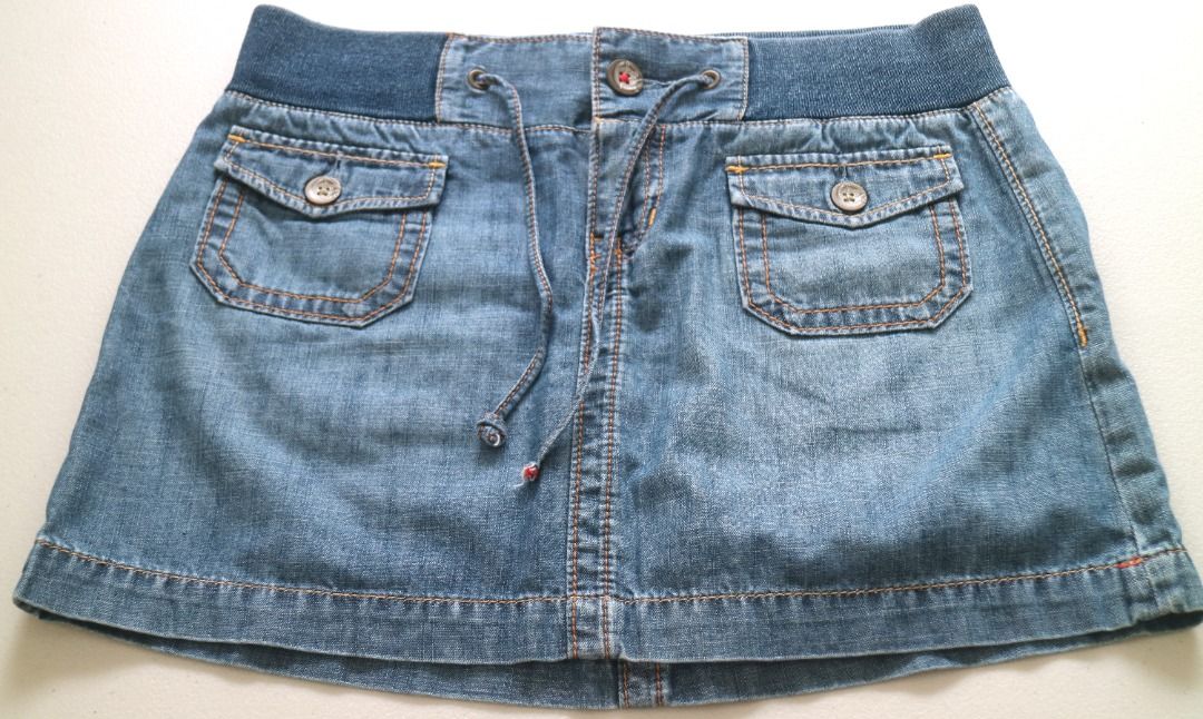 [Pre-Loved] GAP Denim Mini Skirt (Category: Skirts) located in Pasig City. Submitted by findingviolet (Listing ID 1328535189, Image 1). Description: [Pre-Loved] GAP Denim Mini Skirt Size: 2 (US) / 26 Color: Denim Brand: GAP Material: Cotton RFS: Decluttering Condition: Like New Mode of Payment: GCash / Maya / BPI Shipping and Fees c/o Buyer Location: Metro Manila.
