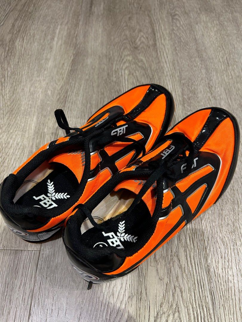 Spike shoes for kids discount