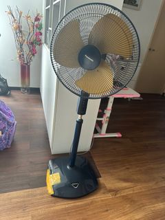 (Category: ) located in . Submitted by scillala (Listing ID 1328493882, Image 1). Description: .