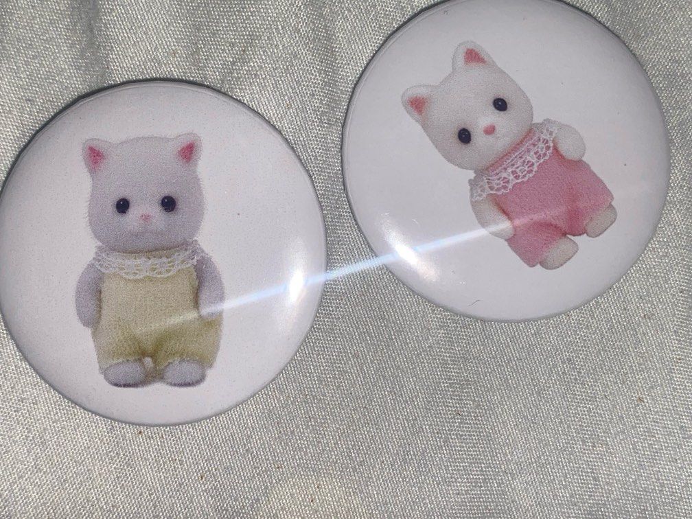 sylvanian families button pin calico anik (Category: Vintage Collectibles) located in Caloocan City. Submitted by xmaplesyrup (Listing ID 1328423478, Image 1). Description: 2 pcs for 45 ACCEPTING CUSTOM DESIGNS SEND PICS LANG. ON HAND lahat sa pic.
