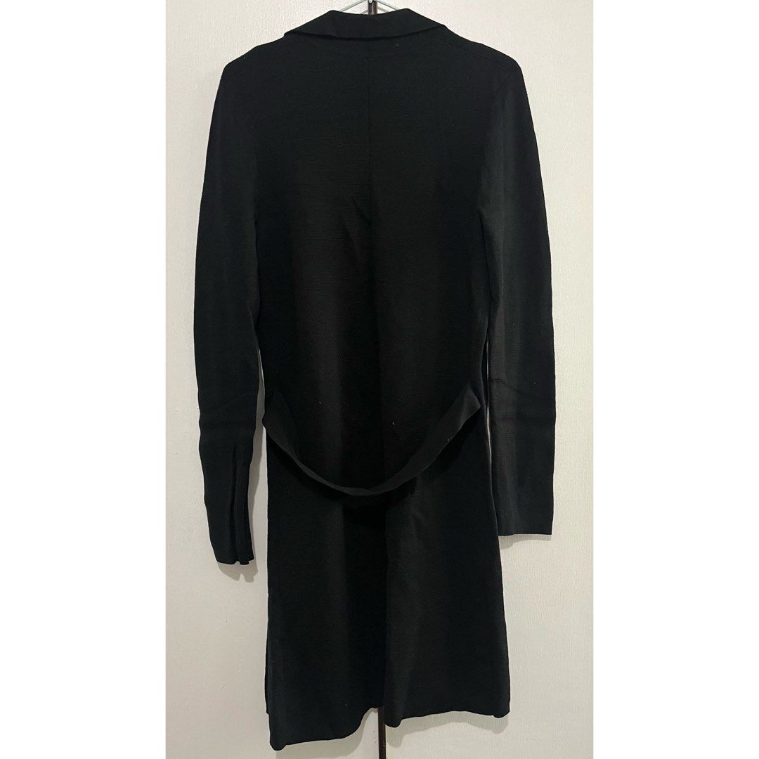 Women’s jacket (thick quality) (Category: Coats, Jackets and Outerwear) located in Quezon City. Submitted by declutteringsaleitems (Listing ID 1328482367, Image 2). Description: Good for traveling, thick quality Fits medium to large frame Material is stretchable.