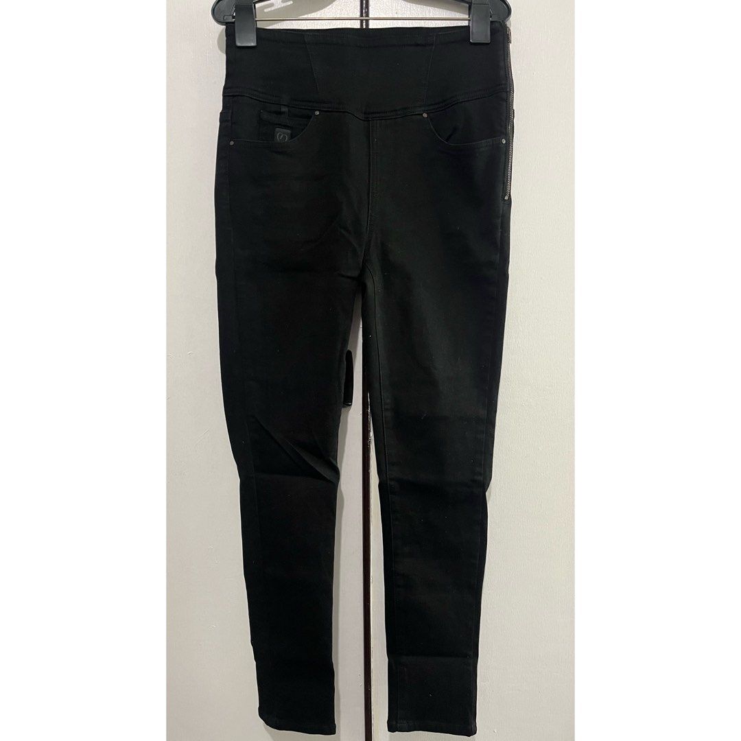 Women’s pants (thick quality) (Category: Jeans) located in Quezon City. Submitted by declutteringsaleitems (Listing ID 1328486608, Image 1). Description: Never used, no tags Size XL 30 inches waist.