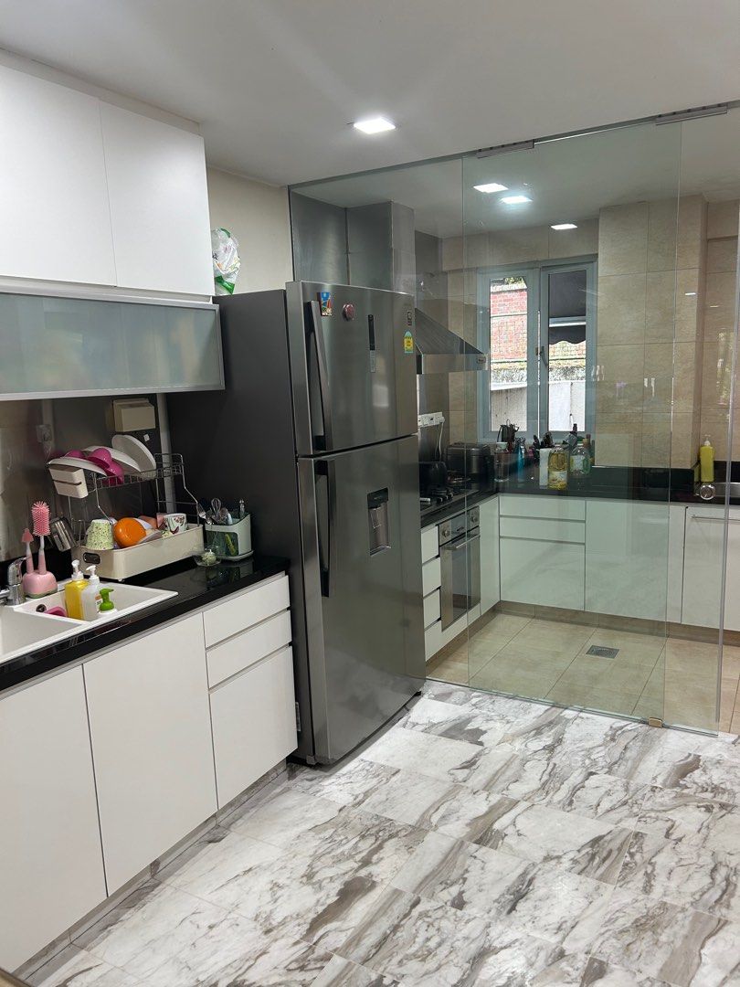 Spacious terraced house in Bukit Timah63108835733890112