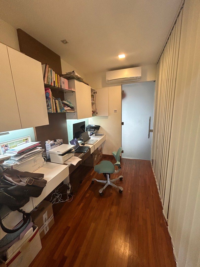 Spacious terraced house in Bukit Timah63108835733890114