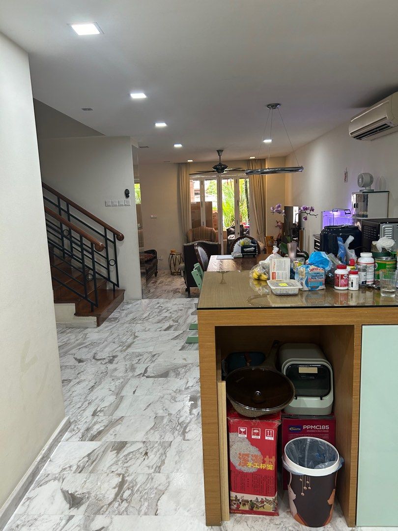 Spacious terraced house in Bukit Timah63108835733890111