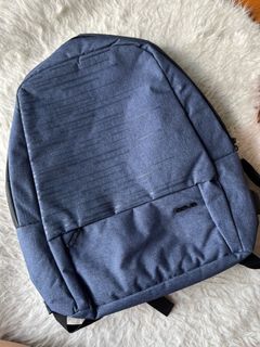 (Category: ) located in . Submitted by lilliess.closet (Listing ID 1328139281, Image 1). Description: .