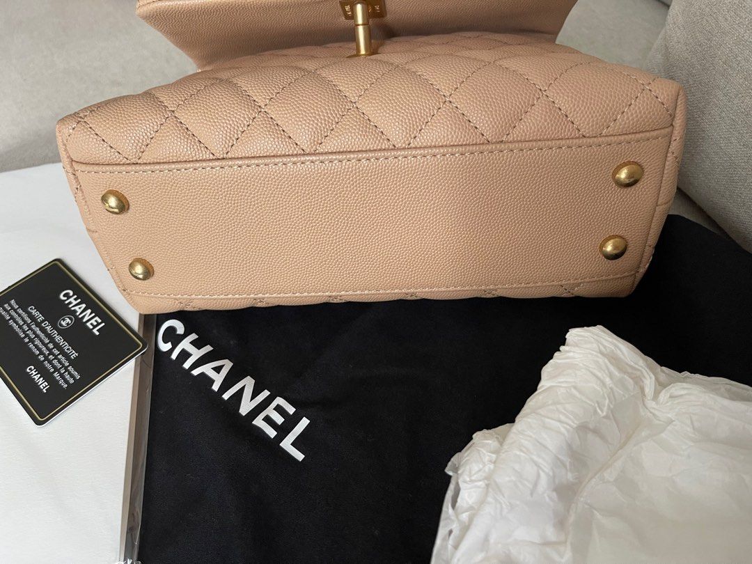 Authentic Chanel Coco Handle Small (Category: Bags & Wallets) located in Singapore. Submitted by tbblove (Listing ID 1330009221, Image 3). Description: Condition like new!no scuffing no stain. Comes with auth card n dustbag only. Series start 29 Slight nego for fast deal but no lowball pls..