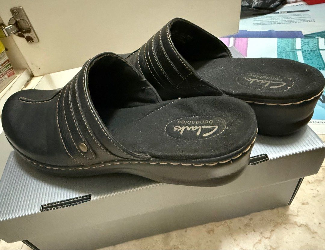 Brand new Clarks Mules 90 discount Women s Fashion Footwear Loafers on Carousell