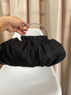 (Category: ) located in . Submitted by chutenpreloved (Listing ID 1330104428, Image 1). Description: .