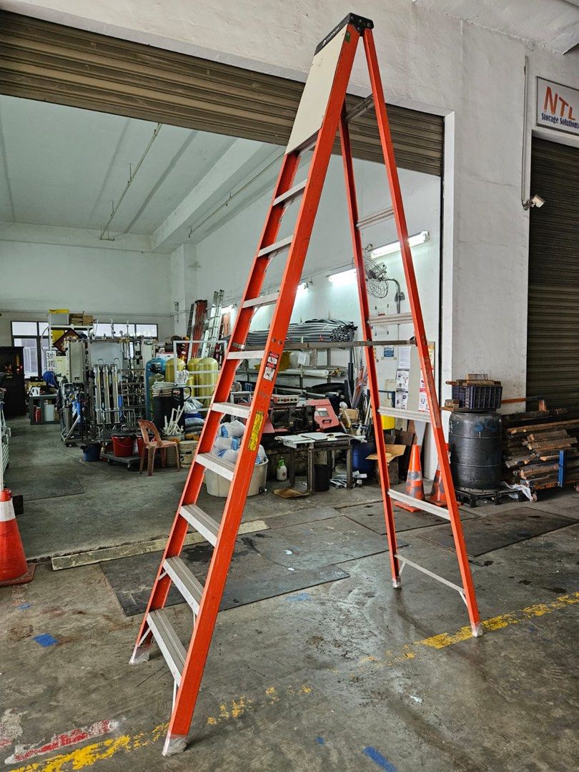 CUPRUM FIBERGLASS LADDER 686-12N65073570576129111
