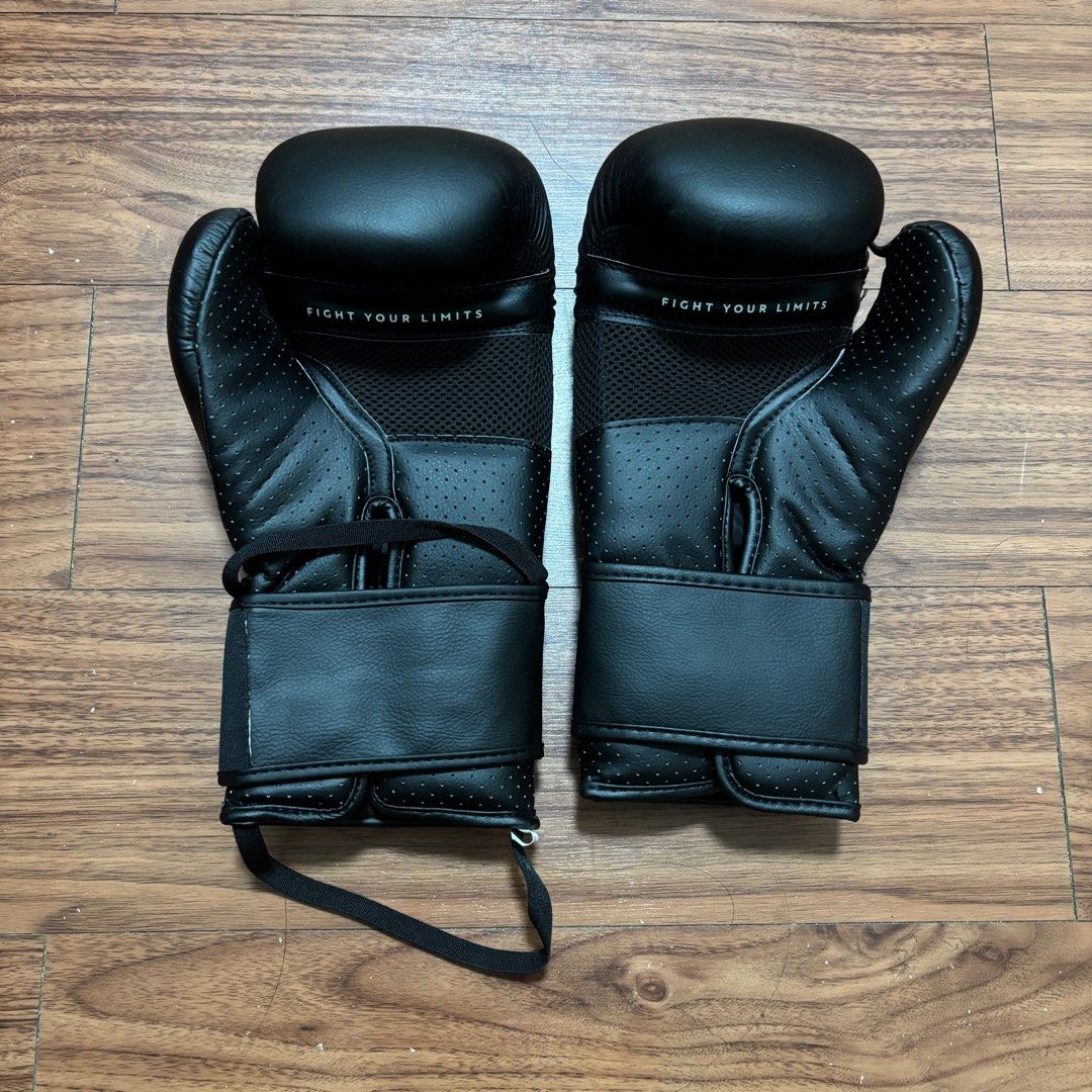 Decathlon 12oz Boxing Gloves (Category: Combat Sports) located in Manila. Submitted by lesssa (Listing ID 1330165846, Image 2). Description: Decathlon 12oz Boxing Gloves. Only used once. .