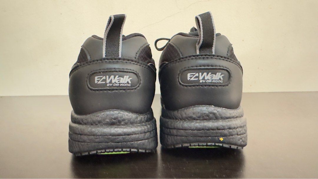 Dr Kong EZ Walk CE000970 Black (Category: Sneakers) located in Quezon City. Submitted by thebeststuffph (Listing ID 1330036420, Image 3). Description: Original Dr Kong Ez Walk CE000970 Scan Cr Code for more specs on the official website Super soft sole Can fit 9, 9.5, or 10 Perfect for walking or lifestyle Almost brand new No heel drags Negotiable.