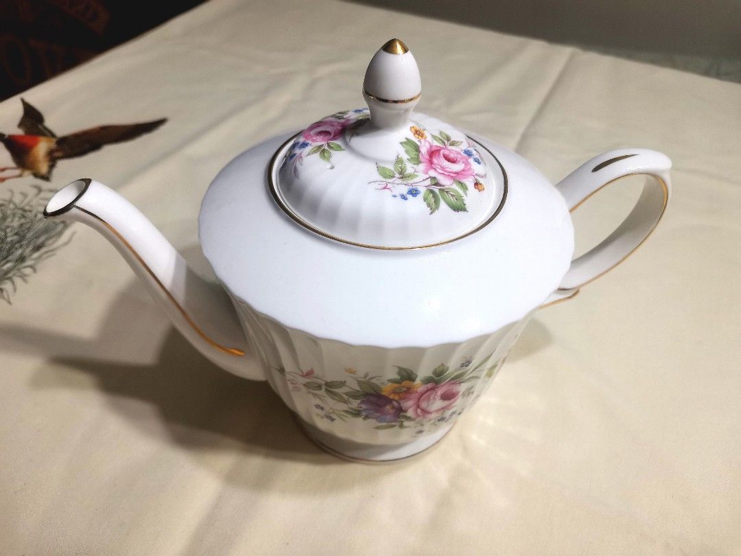 Duchess Large Elegant teapot (Category: Coffee & Tea Tableware) located in Pasig City. Submitted by singledadreseller (Listing ID 1330135116, Image 2). Description: Duchess Large Elegant teapot As good as new/very good condition Large size Rare.
