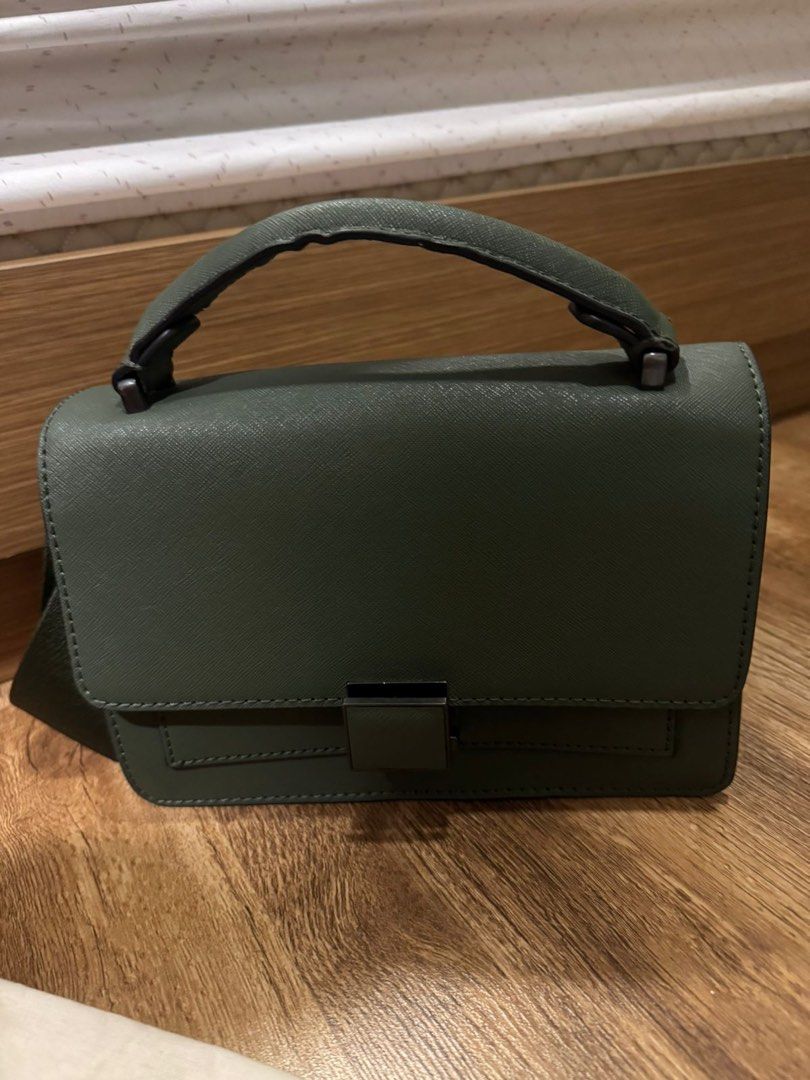Etienne aigner leah leather crossbody outlet