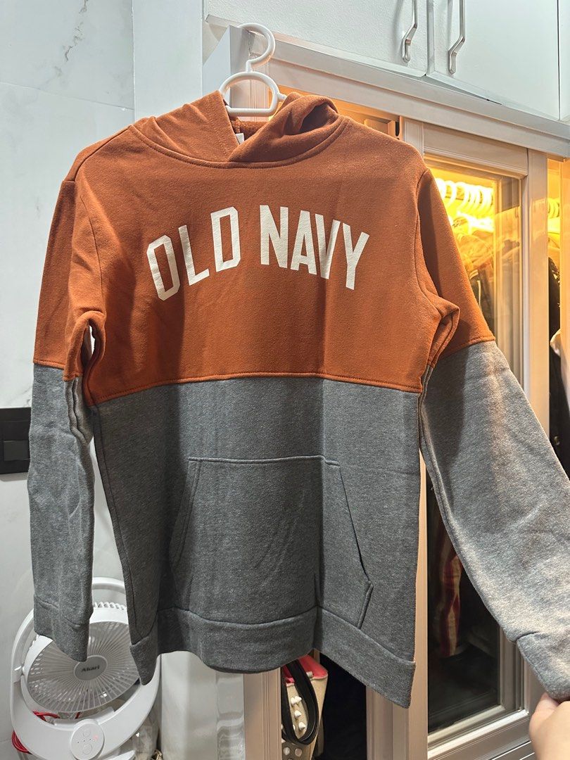For kids 14-16 yrs old (Category: Coats, Jackets and Outerwear) located in Quezon City. Submitted by maye.28 (Listing ID 1330015126, Image 1). Description: can pass as brandnew .