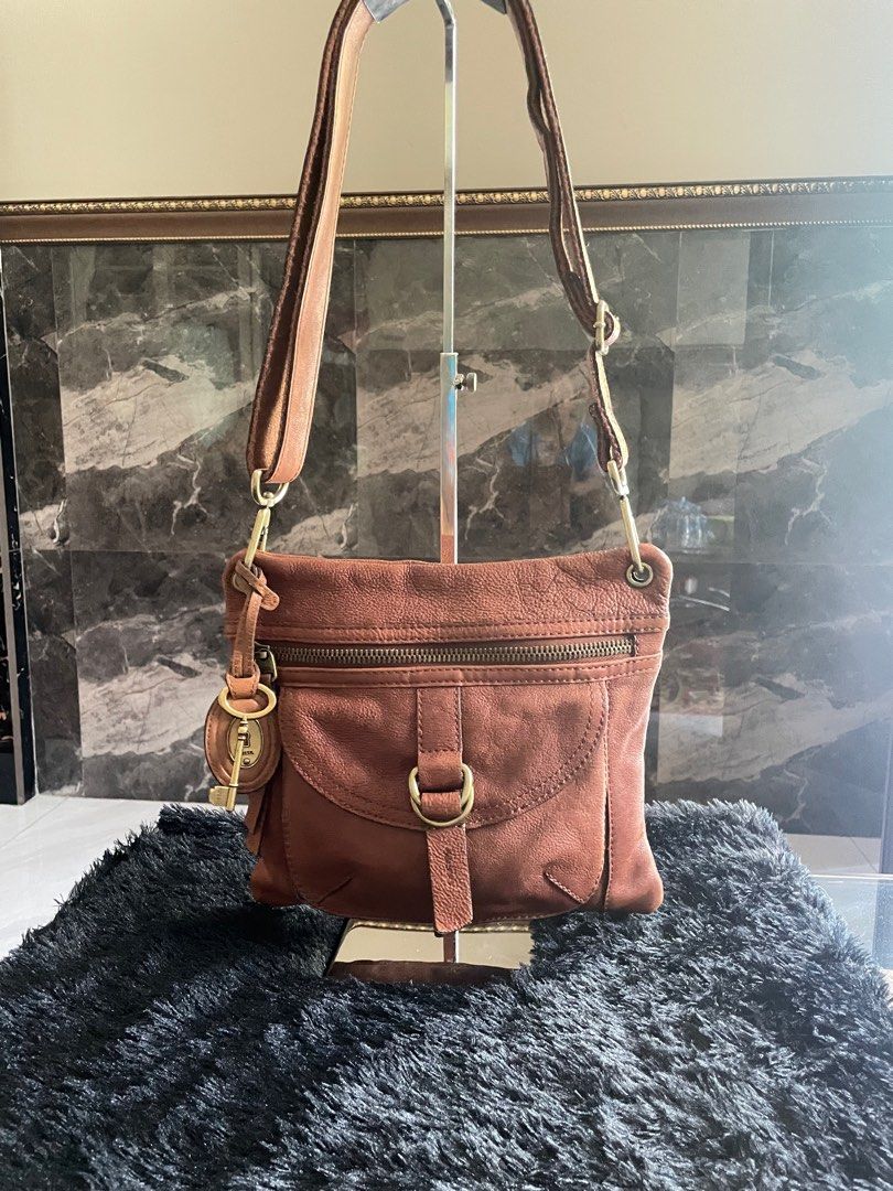 Fossil Sasha crossbody bag Barang Mewah Tas Dompet di Carousell