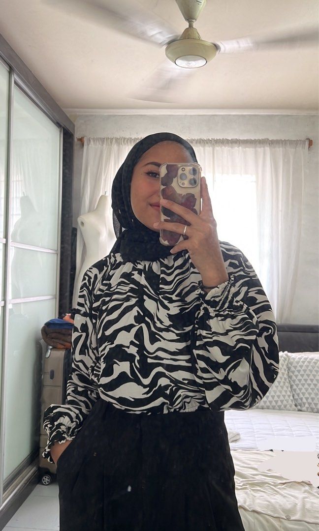 H&m zebra blouse shop