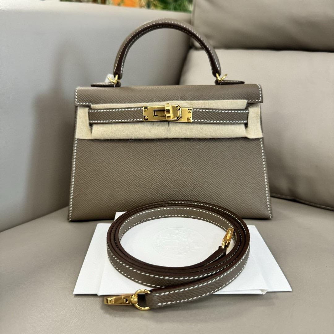 Mini Kelly Color etoupe W stamp ghw Epsom, 名牌, 手袋及銀包 - Carousell