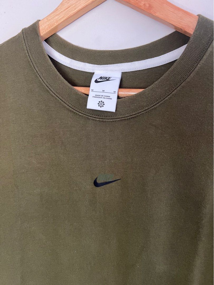 nike mid swoosh tee