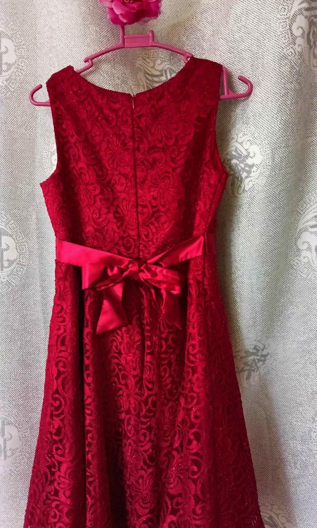 Party dress (Category: Babies & Kids Fashion) located in Cebu City. Submitted by monique1321 (Listing ID 1330047286, Image 2). Description: Red lace party dress. Brand : Couture Princess Size: 12.