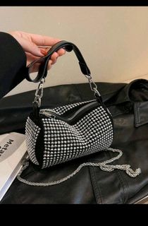 (Category: ) located in . Submitted by heautiful (Listing ID 1330031085, Image 1). Description: .