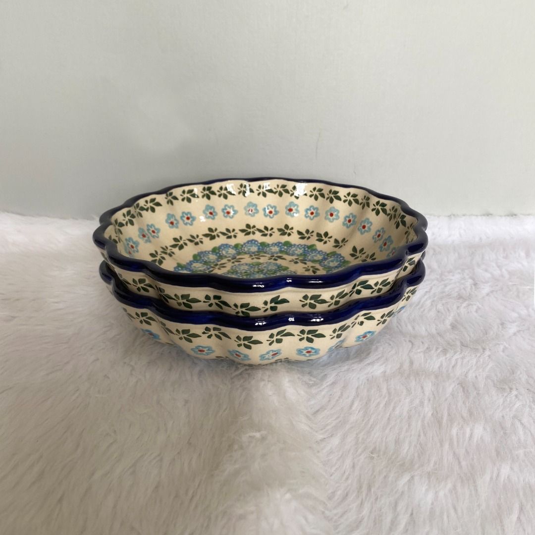 Rosee Blanche Polish Pottery Painted Bowls (Category: Dinnerware & Cutlery) located in Consolacion. Submitted by posh_avenue_home (Listing ID 1330028749, Image 2). Description: New no box. From Japan. 8.25" x 3". 100% authentic!!!.