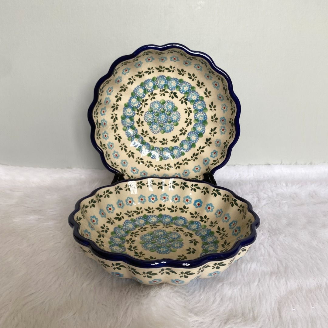 Rosee Blanche Polish Pottery Painted Bowls (Category: Dinnerware & Cutlery) located in Consolacion. Submitted by posh_avenue_home (Listing ID 1330028749, Image 1). Description: New no box. From Japan. 8.25" x 3". 100% authentic!!!.