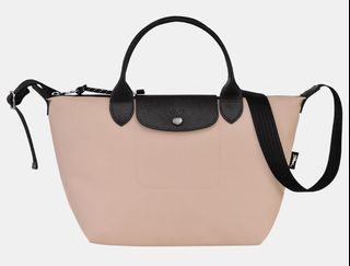 (Category: ) located in . Submitted by bagcouture (Listing ID 1330089417, Image 1). Description: .