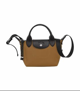 (Category: ) located in . Submitted by bagcouture (Listing ID 1330088687, Image 1). Description: .
