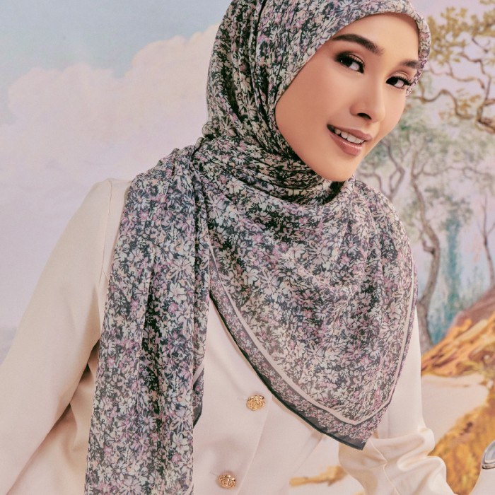 [SAMPLE] AZ Irene Picasso by Ameerazaini, Women's Fashion, Muslimah ...